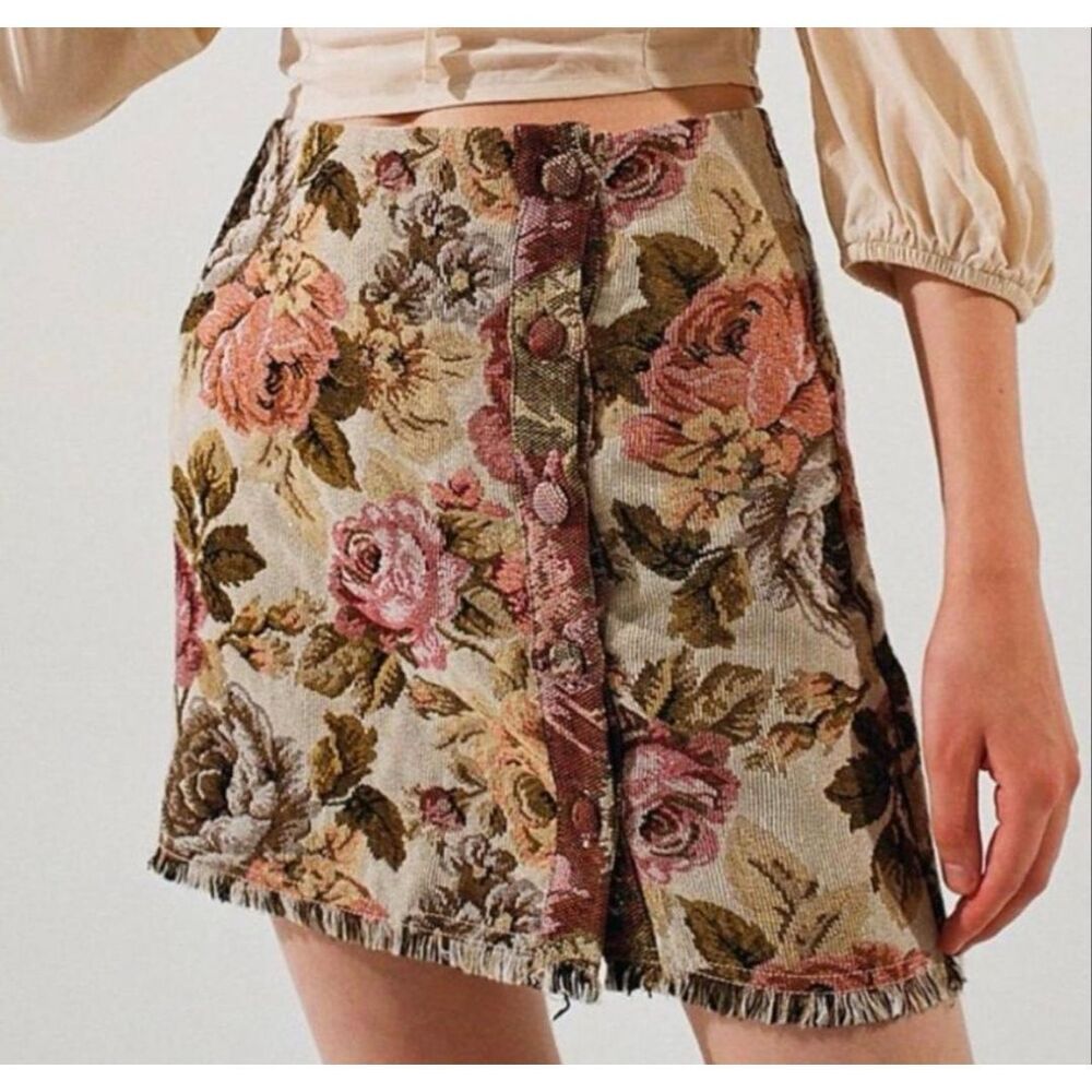 Urban Outfitters Camille Floral Tapestry Frayed Hem Mini Skirt Small Petite